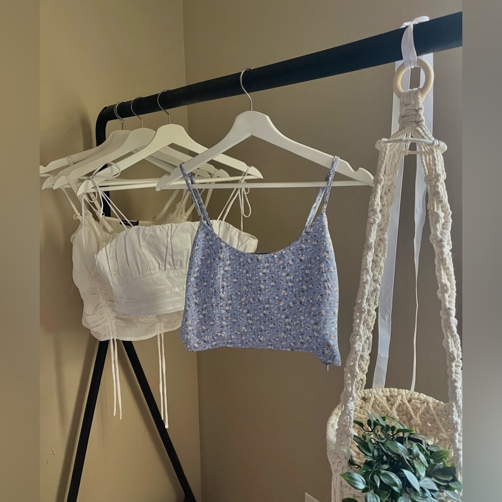 Blue floral crop top